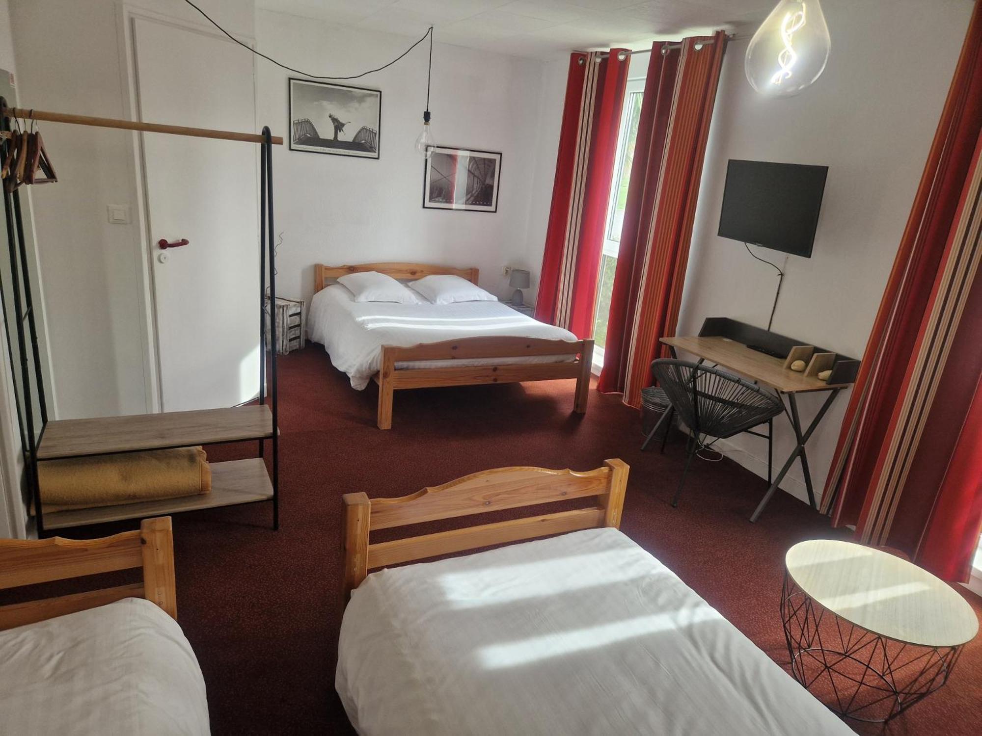Agape Hotel Niort- Bessines Exterior photo