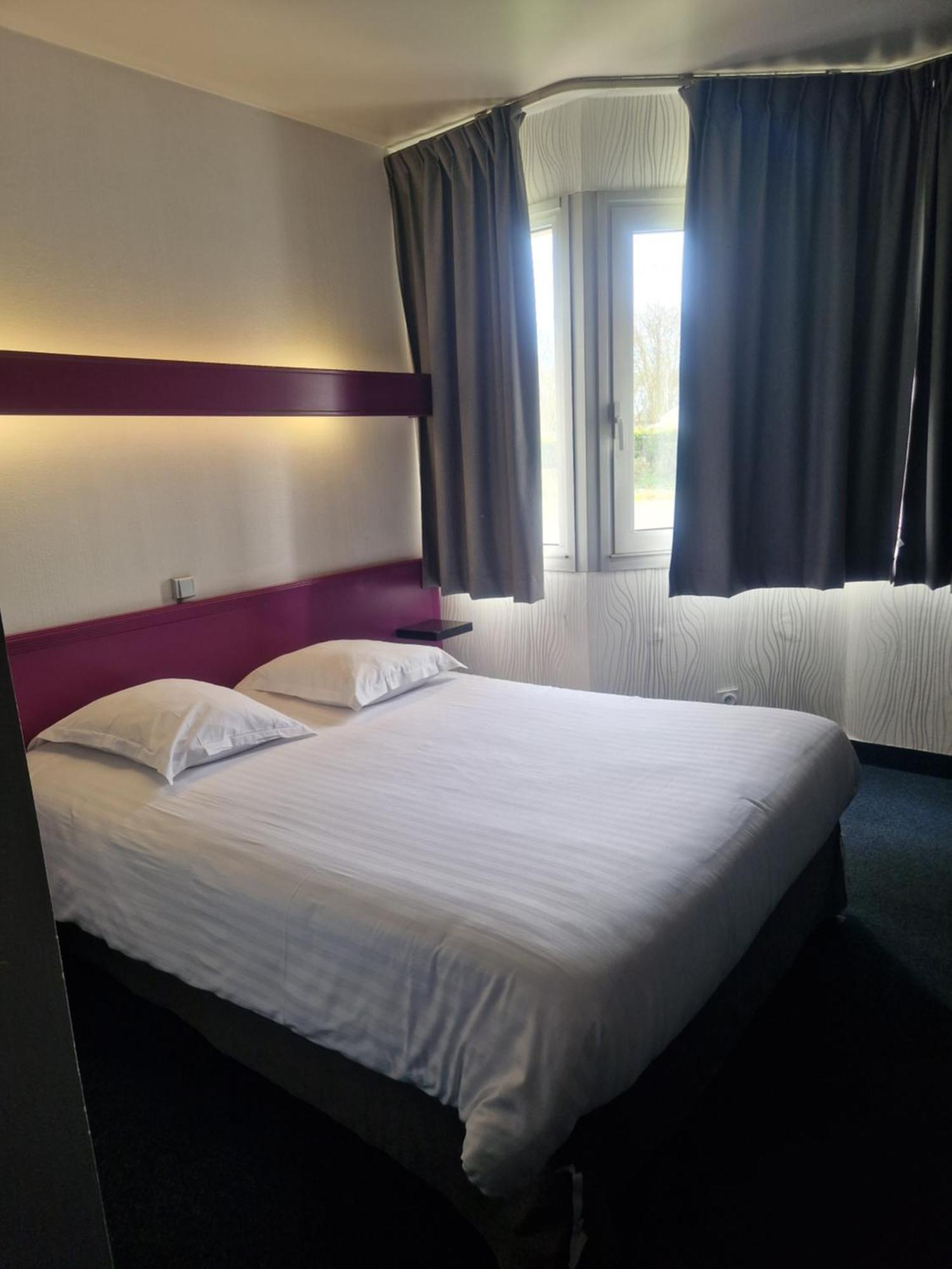 Agape Hotel Niort- Bessines Exterior photo