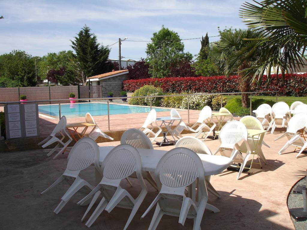 Agape Hotel Niort- Bessines Exterior photo