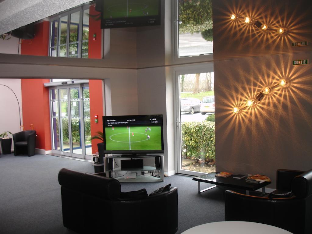 Agape Hotel Niort- Bessines Exterior photo