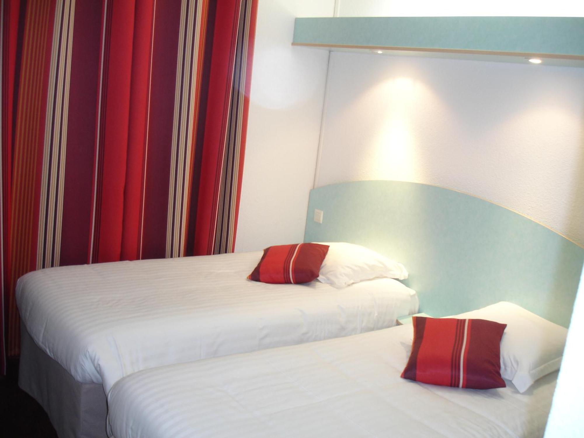 Agape Hotel Niort- Bessines Exterior photo