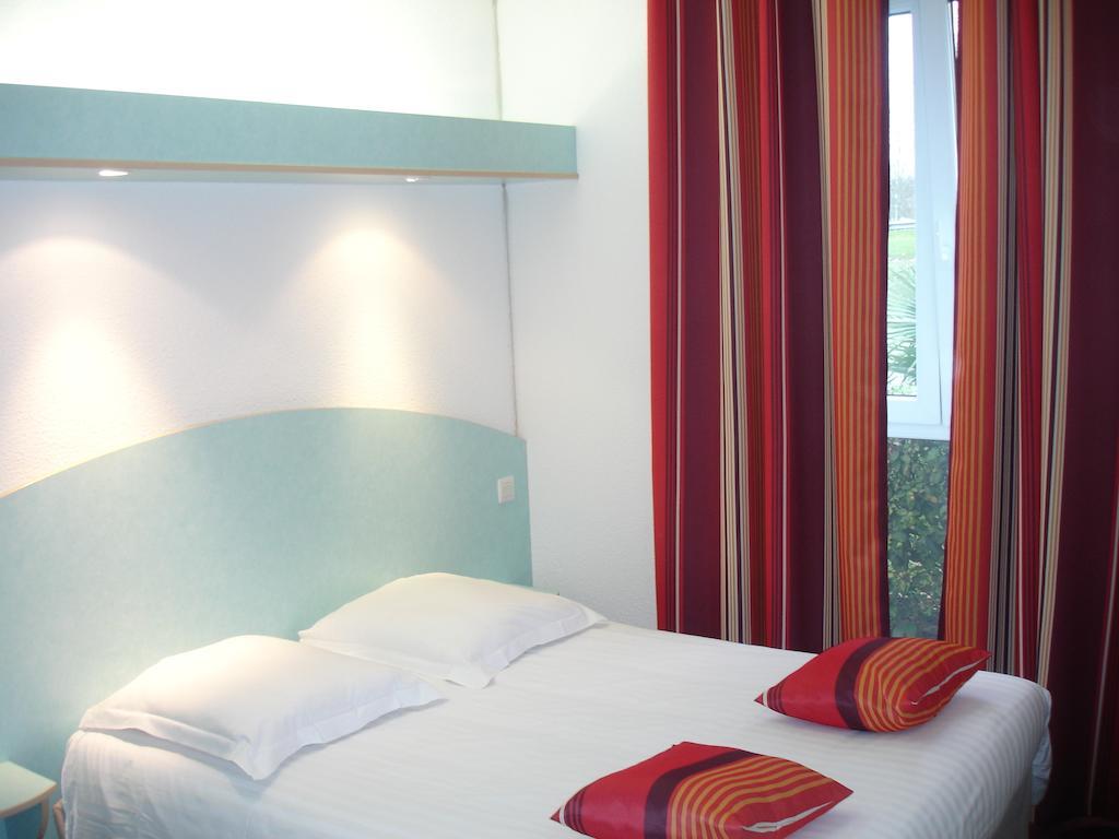 Agape Hotel Niort- Bessines Room photo