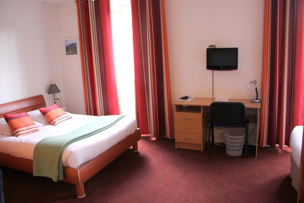 Agape Hotel Niort- Bessines Exterior photo