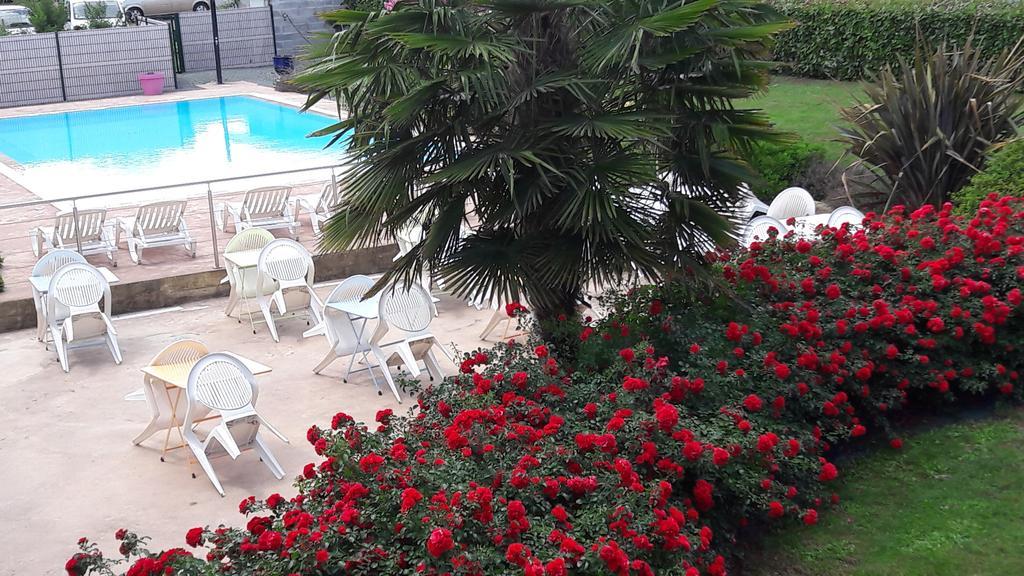 Agape Hotel Niort- Bessines Exterior photo