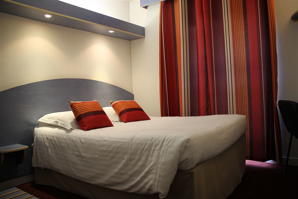Agape Hotel Niort- Bessines Exterior photo