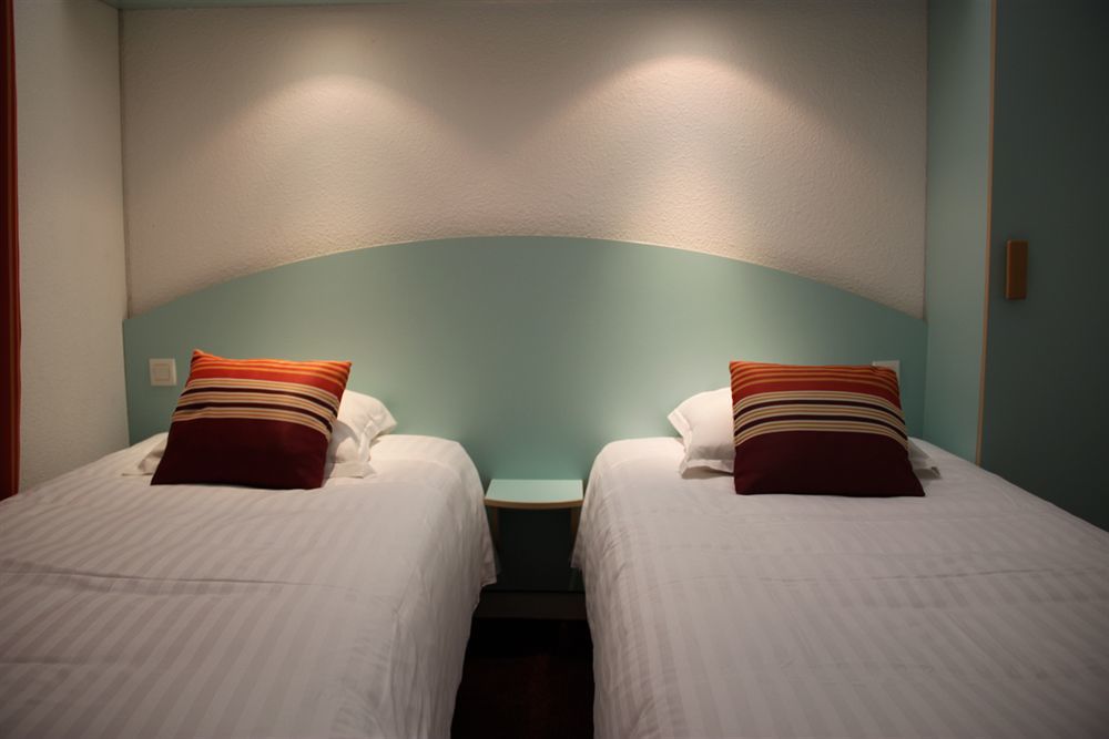 Agape Hotel Niort- Bessines Exterior photo